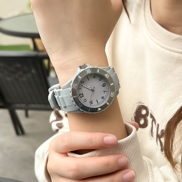 Fashion Casual Watches Silicone Lady Quartz Watch Student Female Classic Vintage Clock Electronic Student Couple WristWatches - 图片 2