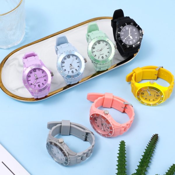 Fashion Casual Watches Silicone Lady Quartz Watch Student Female Classic Vintage Clock Electronic Student Couple WristWatches - 图片 4
