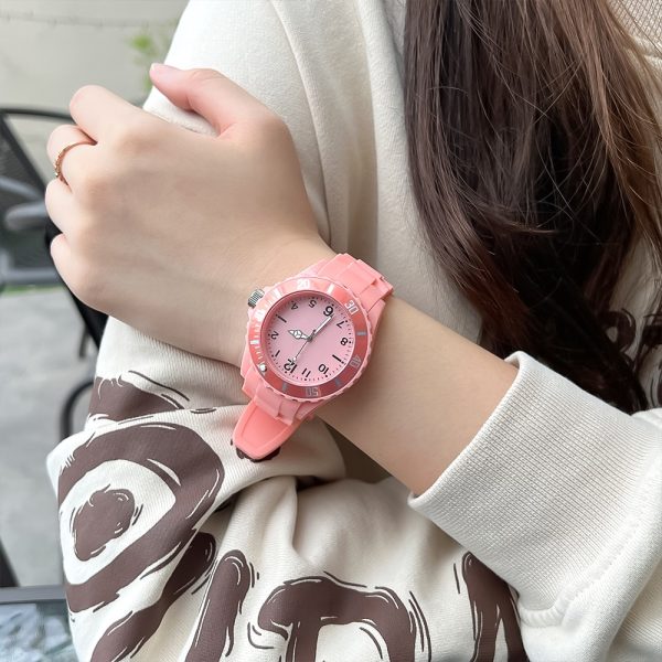 Fashion Casual Watches Silicone Lady Quartz Watch Student Female Classic Vintage Clock Electronic Student Couple WristWatches - 图片 5
